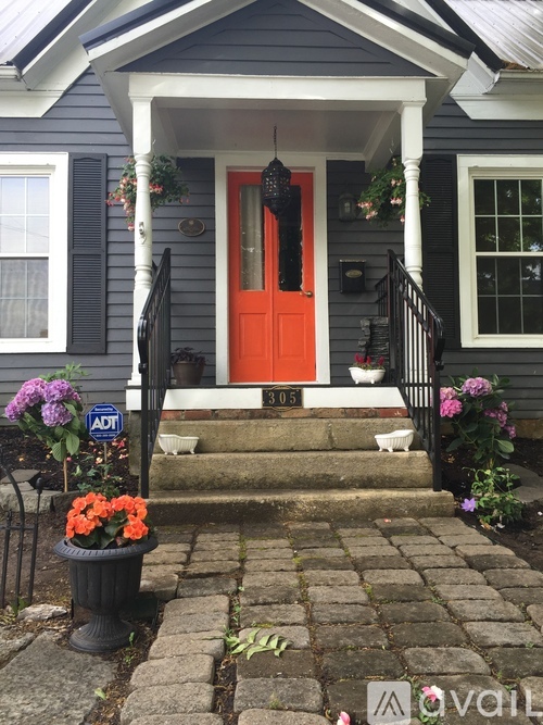 305 West Maple Street 3 Beds Single Family Home for Rent - Photo gallery 1