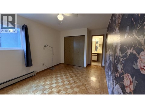 Back Unit 8607 SELKIRK STREET 3 Beds Apartment for Rent