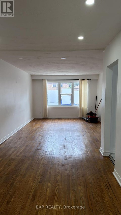 15A ROCKWOOD DRIVE 3 Beds Apartment for Rent