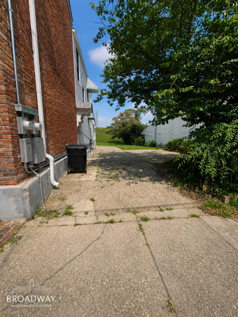 1661 Story Avenue 1-2 Beds Apartment for Rent