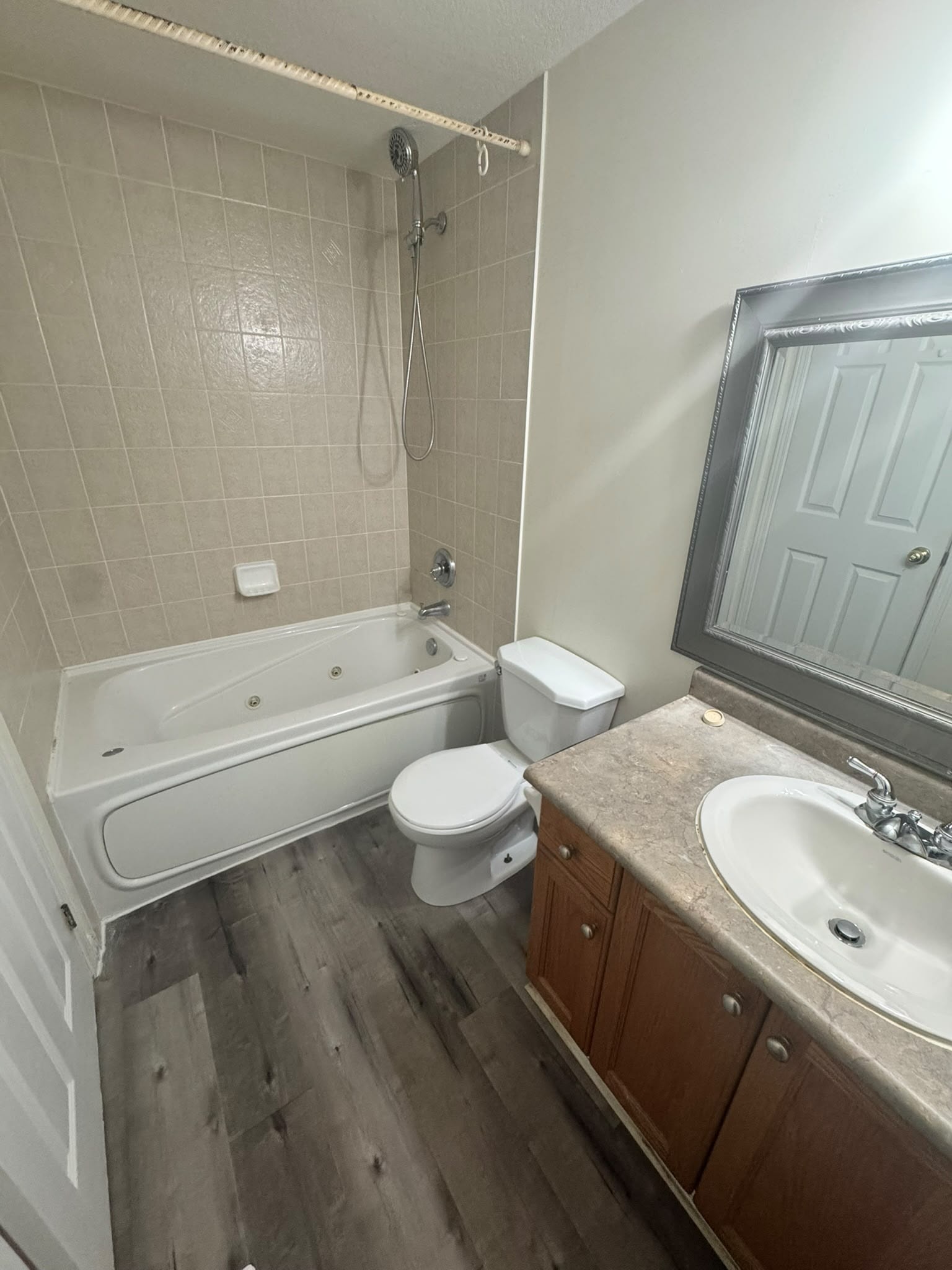 3 bedroom apartment - 717 Activa Avenue, Kitchener 3