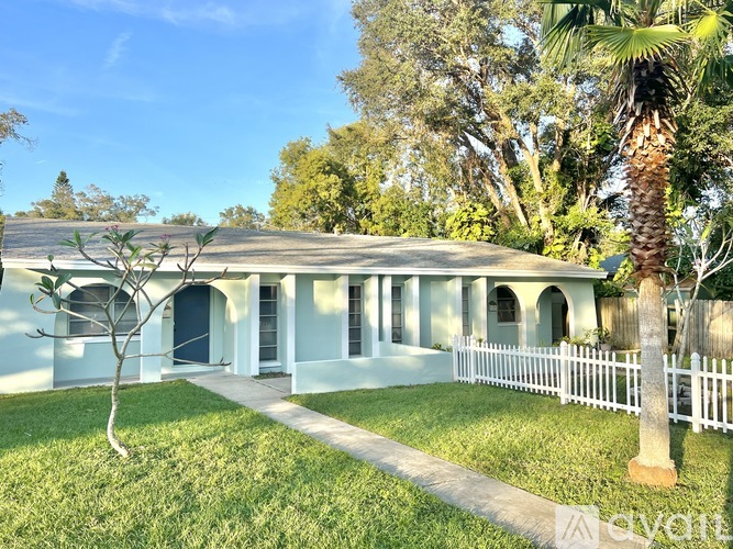 5215 17th Avenue South 2 Beds Single Family Home for Rent - Photo gallery 1