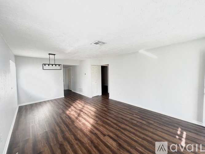5215 17th Avenue South 2 Beds Single Family Home for Rent - Photo gallery 3