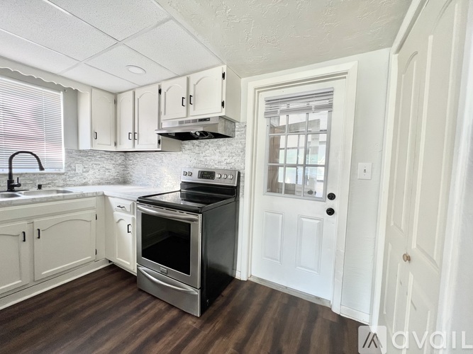 5215 17th Avenue South 2 Beds Single Family Home for Rent - Photo gallery 5