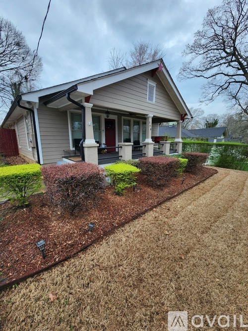175 Rhodesia Avenue Southeast 3 Beds Single Family Home for Rent - Photo gallery 1