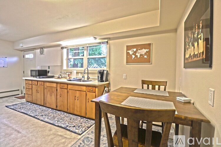 2051 Melrose St 1 Apartment for Rent - Photo gallery 3