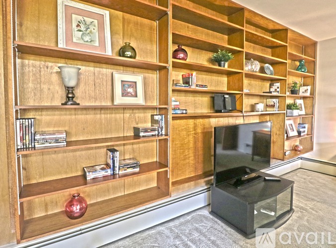 2051 Melrose St 1 Apartment for Rent - Photo gallery 4