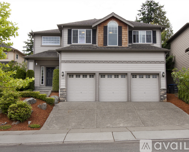 226 198th Place Southwest 4 Beds Single Family Home for Rent - Photo gallery 1