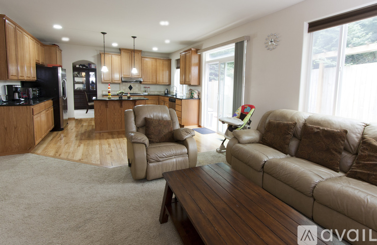 226 198th Place Southwest 4 Beds Single Family Home for Rent - Photo gallery 4