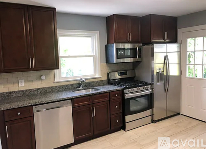120 East Hill Road 3 Beds Apartment for Rent - Photo gallery 3