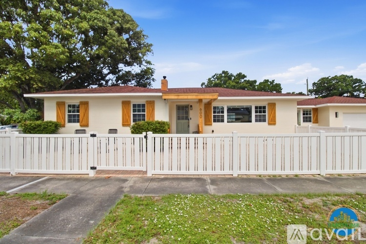600 30th St N 3 Beds Single Family Home for Rent - Photo gallery 2