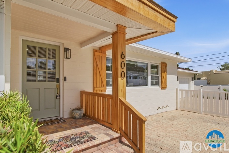 600 30th St N 3 Beds Single Family Home for Rent - Photo gallery 3