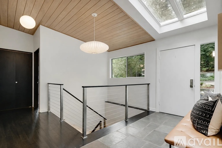 13585 SW Fern Street 5 Beds Single Family Home for Rent - Photo gallery 3