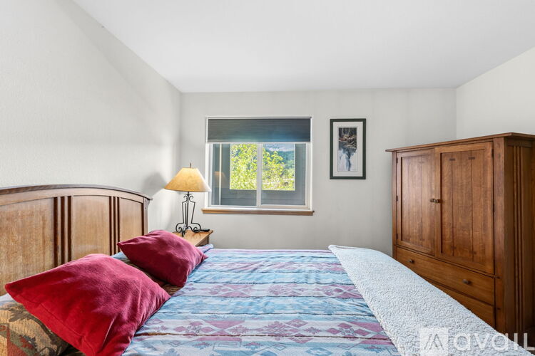 980 Lakepoint Drive 4 Beds Condo for Rent - Photo gallery 4
