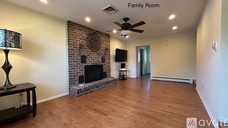 5048 Painted Sky Road 3 Beds Single Family Home for Rent - Photo gallery 2