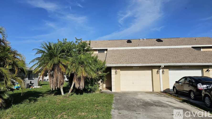 1124 Southeast 6th Avenue 3 Beds Townhouse for Rent - Photo gallery 1