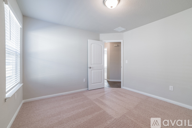 14128 Macquarie Dr 3 Beds Single Family Home for Rent - Photo gallery 4