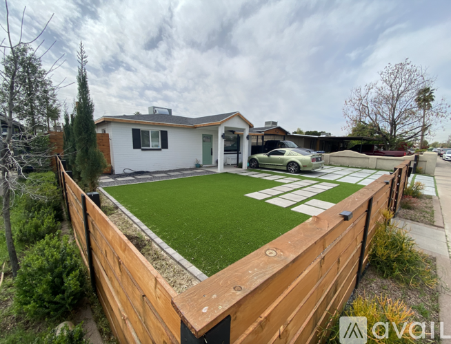 2065 East Don Carlos Avenue 2 Beds Single Family Home for Rent - Photo gallery 1