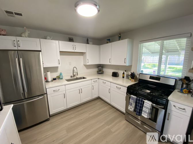 2065 East Don Carlos Avenue 2 Beds Single Family Home for Rent - Photo gallery 4