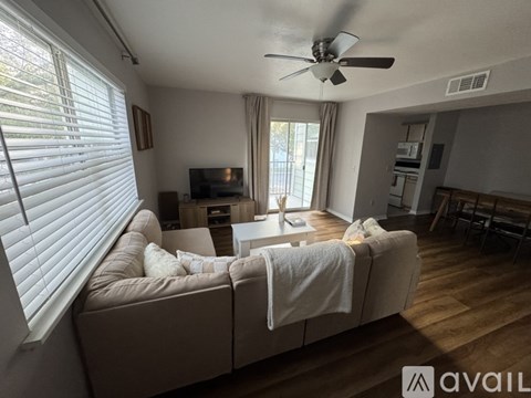 2360 Southwest Archer Road 1 Apartment for Rent