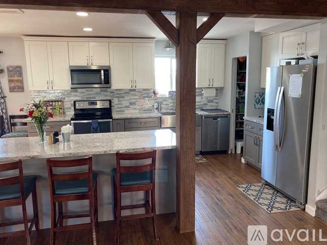 1361 N 1700 W 5 Beds Single Family Home for Rent - Photo gallery 3