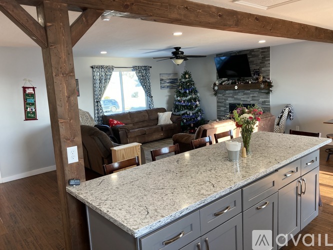 1361 N 1700 W 5 Beds Single Family Home for Rent - Photo gallery 4