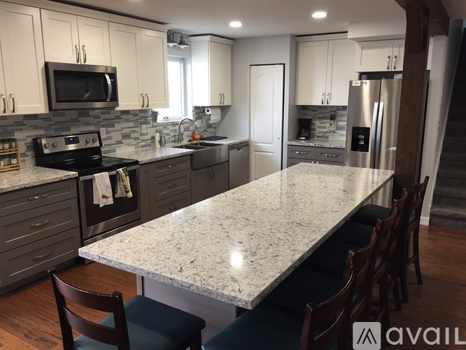 1361 N 1700 W 5 Beds Single Family Home for Rent - Photo gallery 5