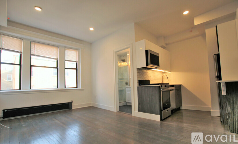 11 Queensberry St 1 Apartment for Rent - Photo gallery 1