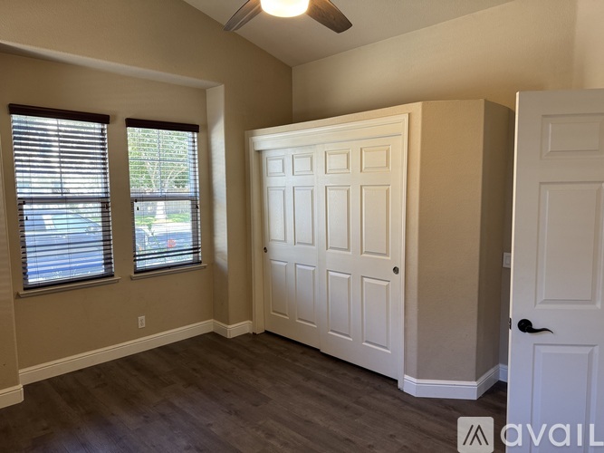 2125 Woodbury Drive 4 Beds Single Family Home for Rent - Photo gallery 3
