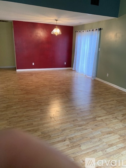10 Daveitta Drive 3 Beds Single Family Home for Rent - Photo gallery 3