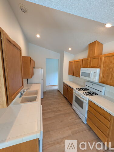 3835 SW Ben Hogan Dr 3 Beds Single Family Home for Rent - Photo gallery 4