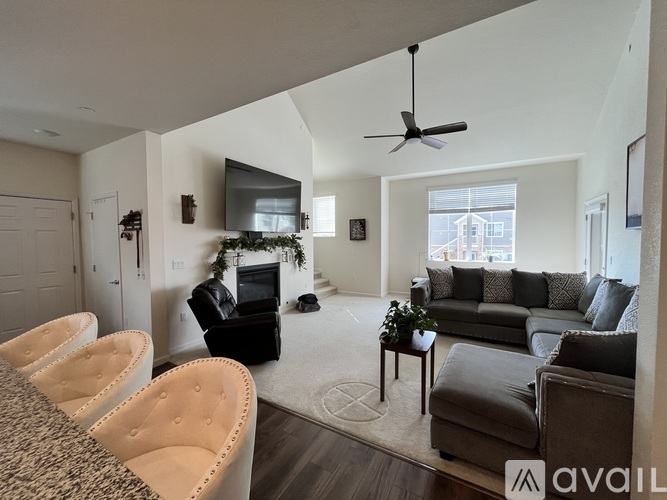 1841 South Dunkirk Street 3 Beds Condo for Rent - Photo gallery 4