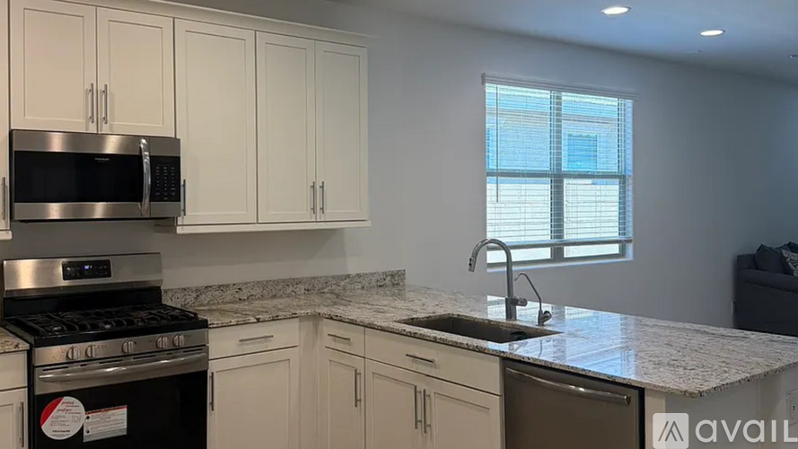 2156 West Burnside Trail 5 Beds Single Family Home for Rent - Photo gallery 4