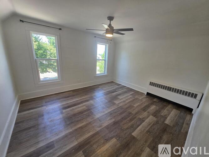 421 Monroe St 2 Beds Apartment for Rent - Photo gallery 2