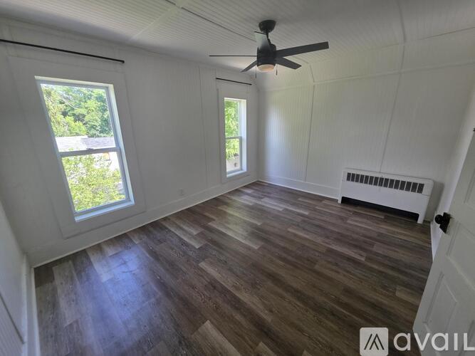421 Monroe St 2 Beds Apartment for Rent - Photo gallery 3