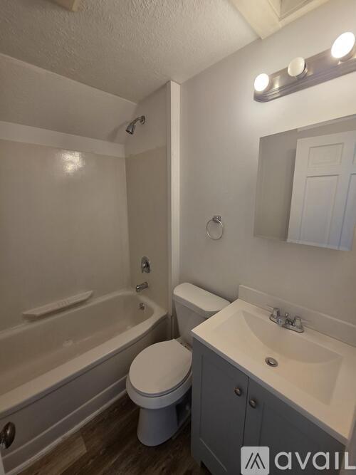 421 Monroe St 2 Beds Apartment for Rent - Photo gallery 5