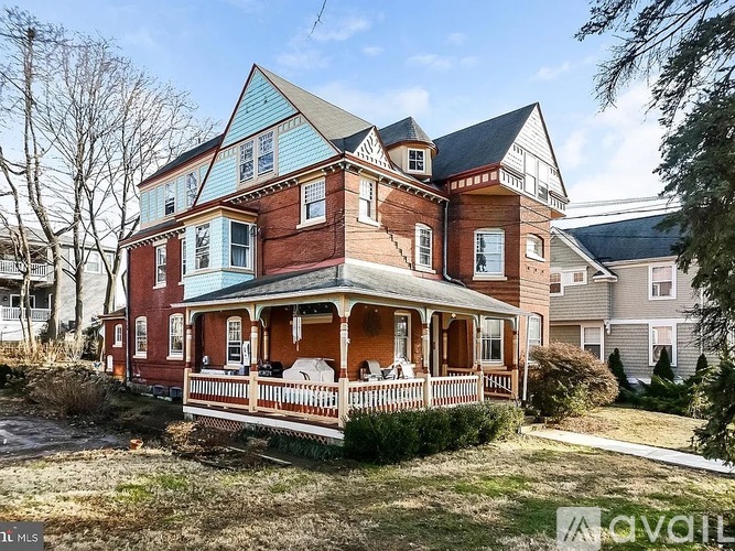 435 S Orange St 3 Beds Apartment for Rent - Photo gallery 1