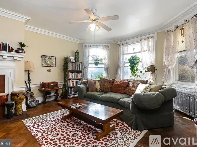 435 S Orange St 3 Beds Apartment for Rent - Photo gallery 2