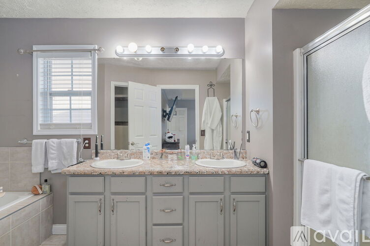 710 Silver Streak Road 5 Beds Single Family Home for Rent - Photo gallery 5