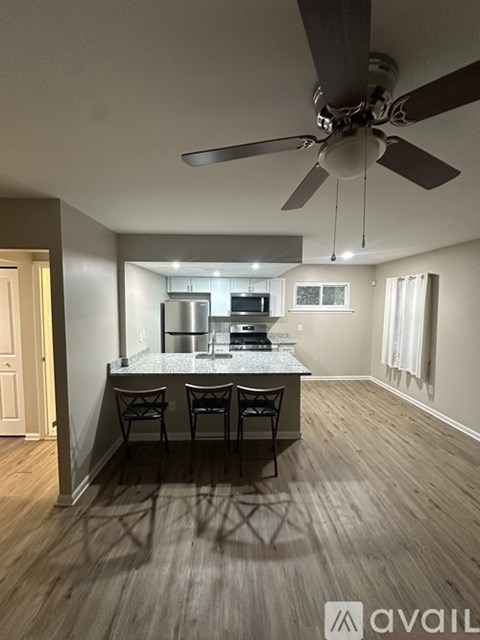 8 Cedar Avenue 2 Beds Apartment for Rent