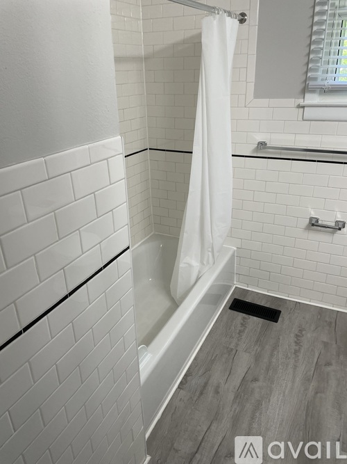 410 Lloyd Street 3 Beds Single Family Home for Rent - Photo gallery 5