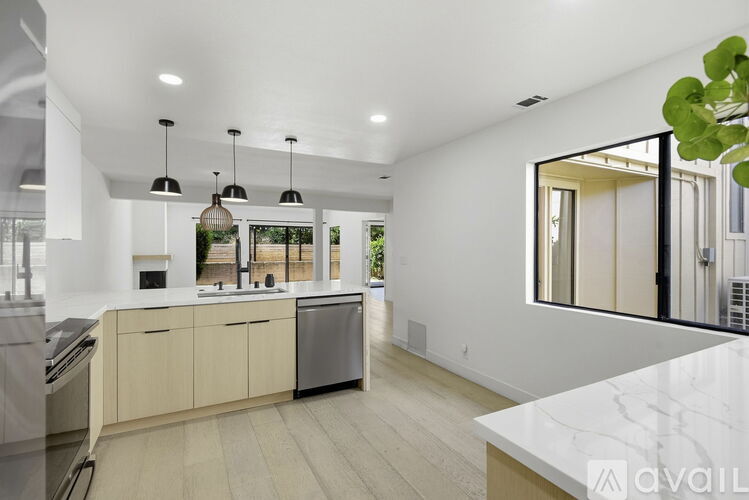 14 Calypso Ln 3 Beds Single Family Home for Rent - Photo gallery 4