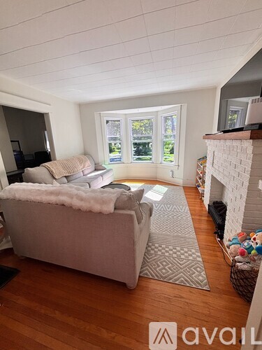 56 Hawkins Avenue 3 Beds Apartment for Rent - Photo gallery 1