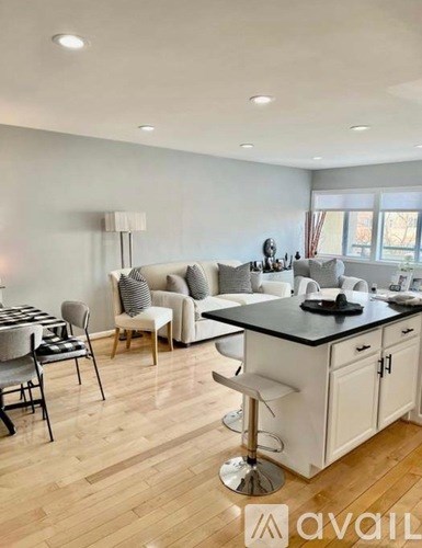 4720 Chevy Chase Drive 2 Beds Apartment for Rent