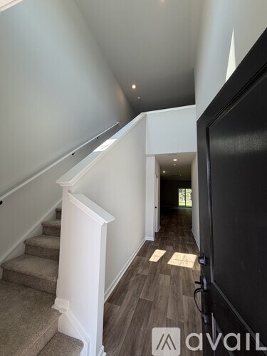 516 Crimson Pointe Drive 5 Beds Single Family Home for Rent - Photo gallery 4