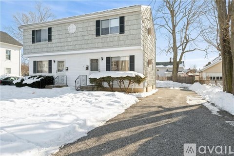 8 Plymouth Avenue 2 Beds Apartment for Rent