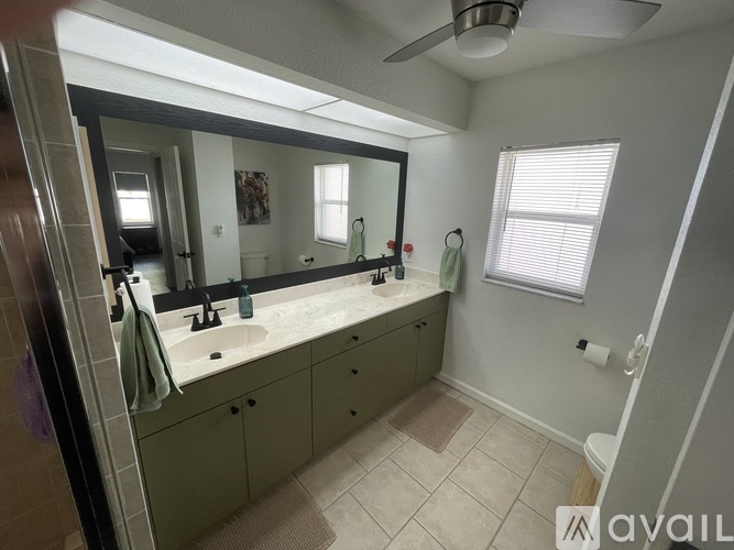 2565 Clovelon Street 3 Beds Single Family Home for Rent - Photo gallery 4