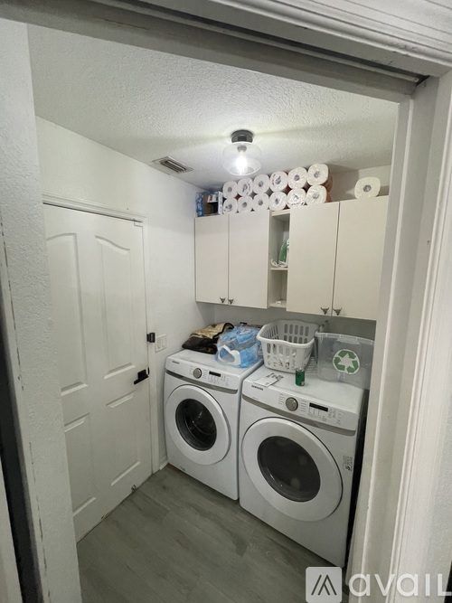 2565 Clovelon Street 3 Beds Single Family Home for Rent - Photo gallery 5