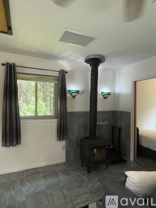 N6186 Fairway Drive 2 Beds Single Family Home for Rent - Photo gallery 5