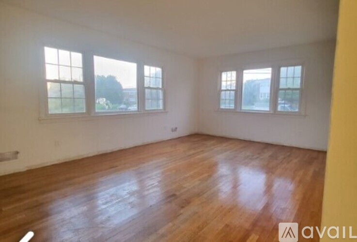 4 Columbia Drive 3 Beds Condo for Rent - Photo gallery 3